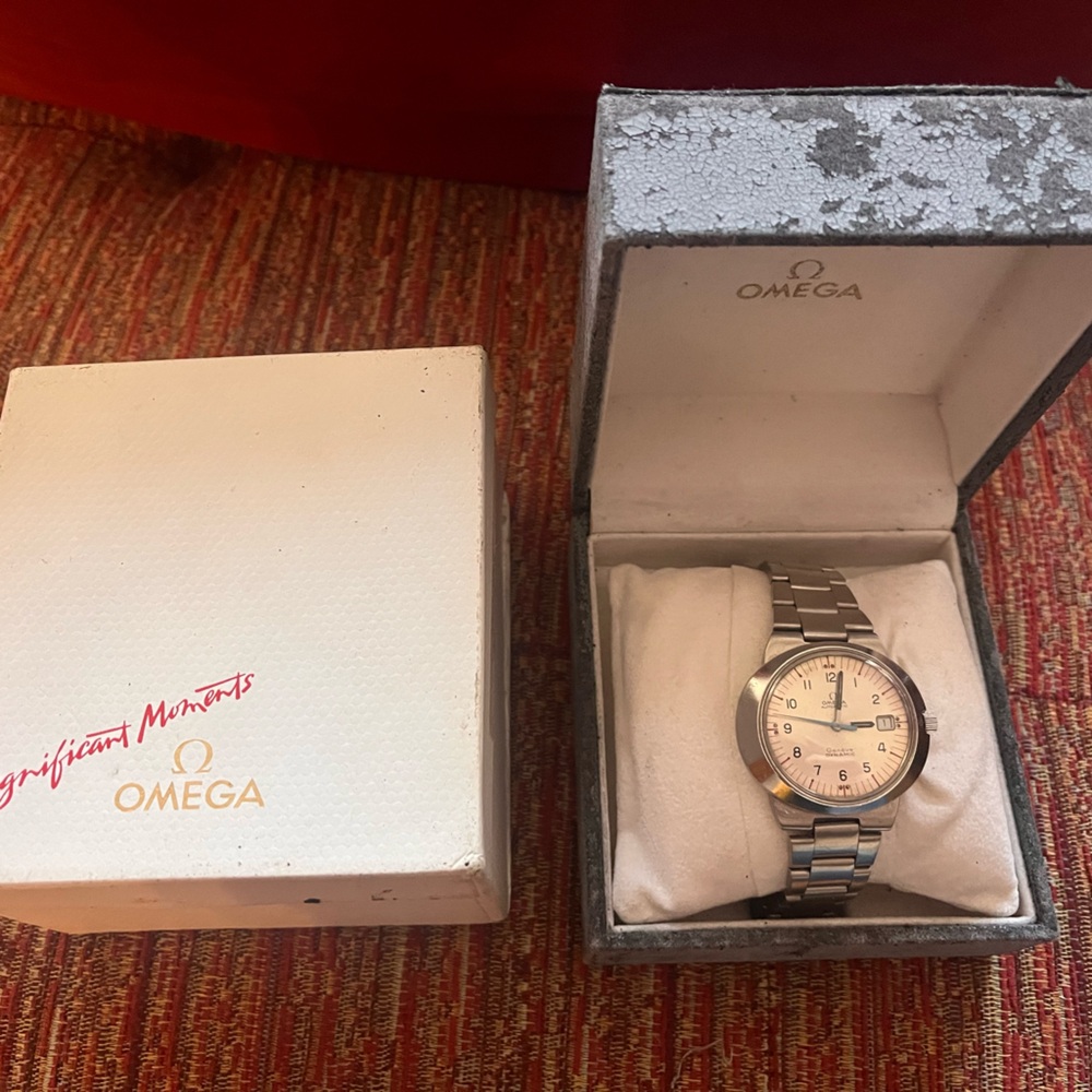 Mid Century Omega Gents UFO Style Wristwatch